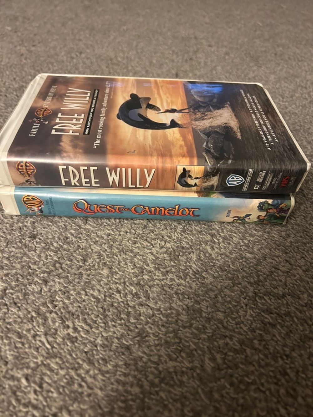 Warner Bros. Free Willy & Quest for Camelot VHS Set - Blue, Orange, Black